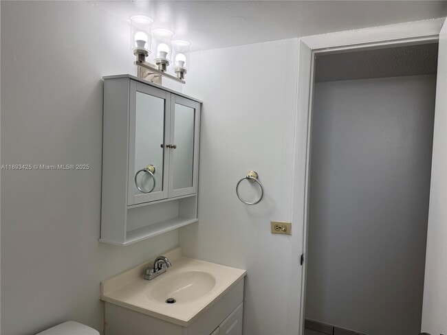 Photo - 8990 SW 24th St Unidad 11