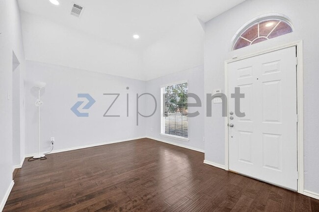 Photo - 5802 Edinburg Dr