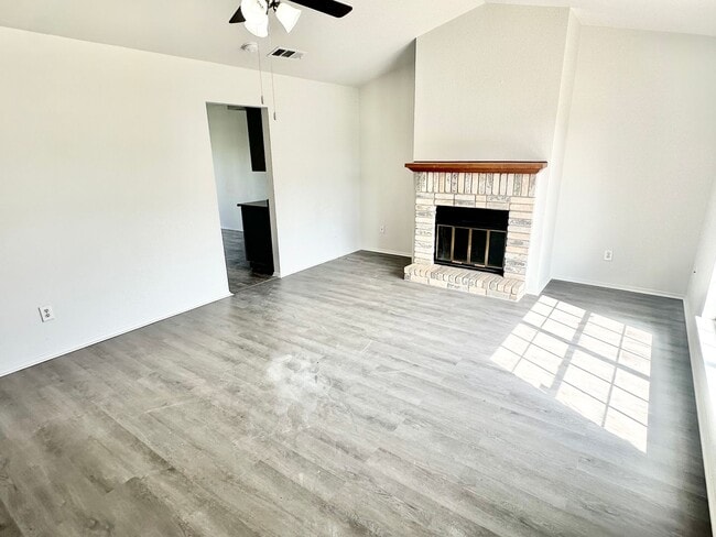 Building Photo - NEW IN MANAGEMENT - AVAILABLE SOON! - 2 WE...