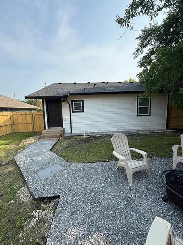 111 E San Antonio Ave