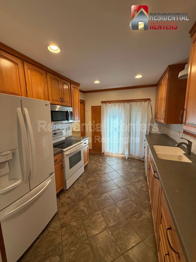 Building Photo - 2185 N 70th St Rental