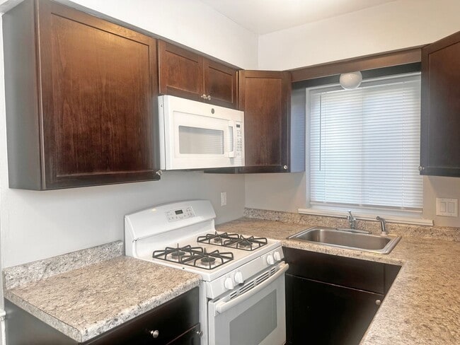 Photo - 3453 Hubal Ave SW