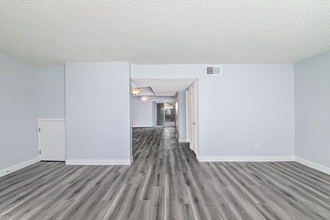 Photo - 1600 Mabury St Unidad 1610-N