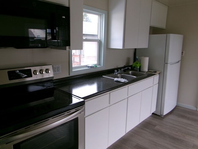 Building Photo - Small One bedroom house in Phoenix