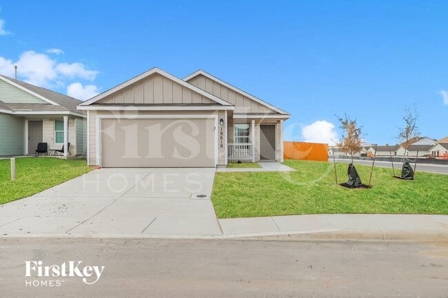 Building Photo - 10610 McClintock Dr