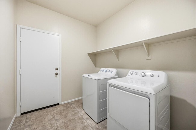 Photo - 1033 W Avalon Canyon Dr