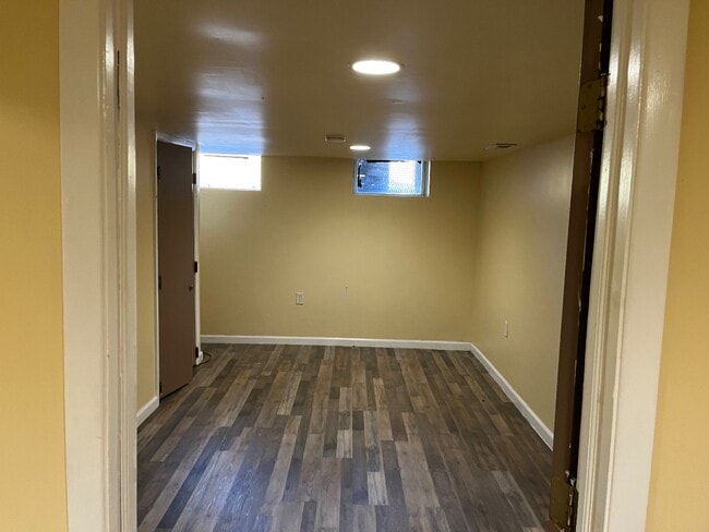 Photo - 831 E Chase St