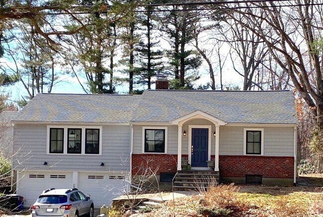 Building Photo - Charming 3 Bedroom, 2 Bathroom Single Fami... Rental