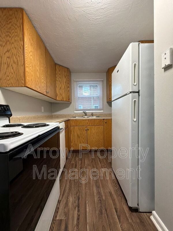 Photo - 5421 Benton St