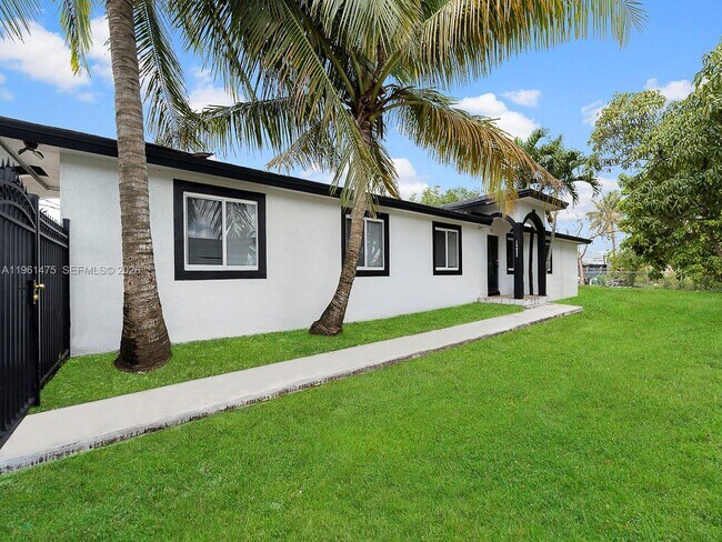 Building Photo - 26650 SW 138th Ct Unit 26652