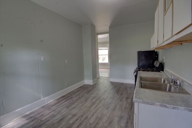 Photo - 1 bed lower level apartment Unit 1320