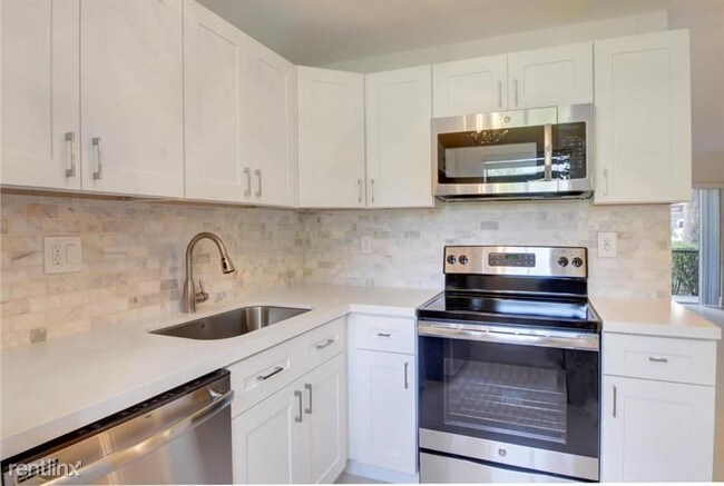 Photo - 703 Gardens Dr