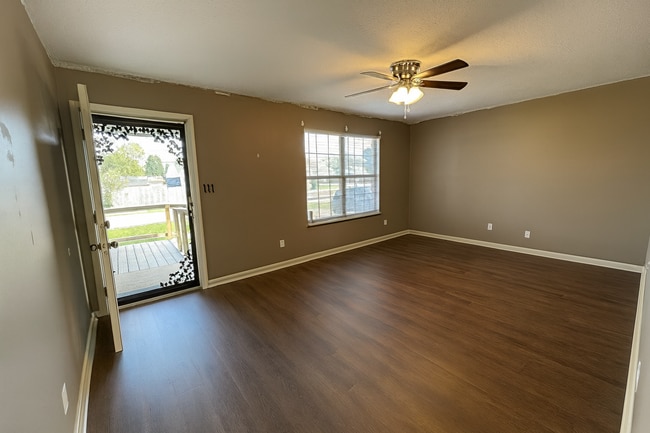 Photo - 349 Majestic Blvd