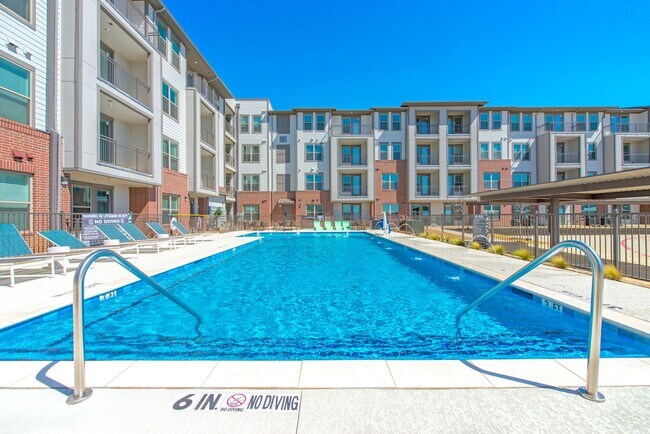 The Luxe at Las Colinas