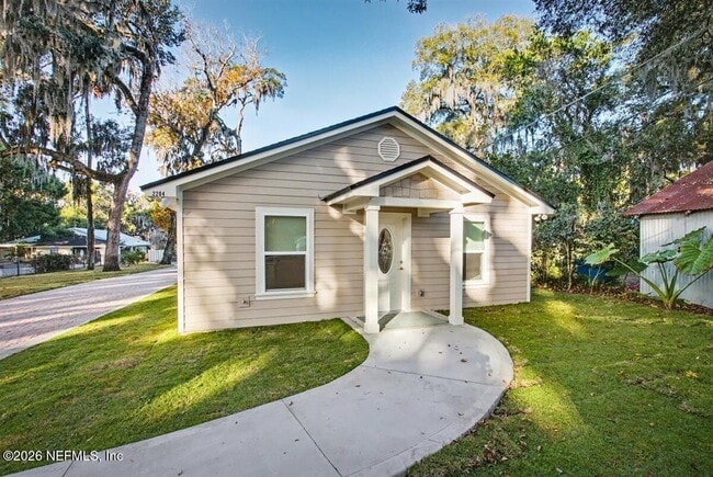 Photo - 2210 Shepard St