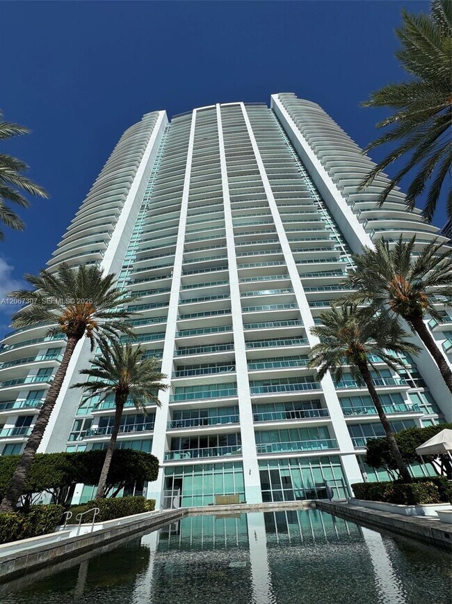 Building Photo - 1331 Brickell Bay Dr Unit 1708
