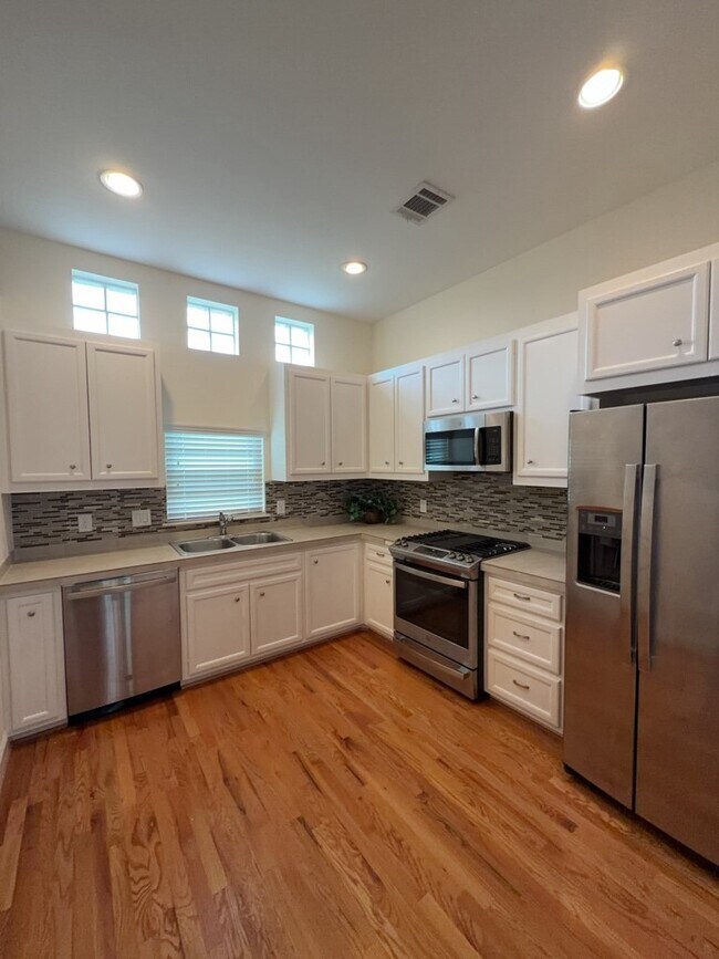 Photo - 8705 Bryam St
