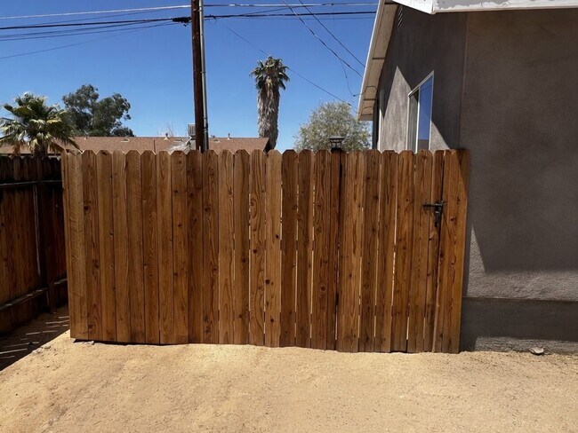 Photo - 6104 Chia Ave