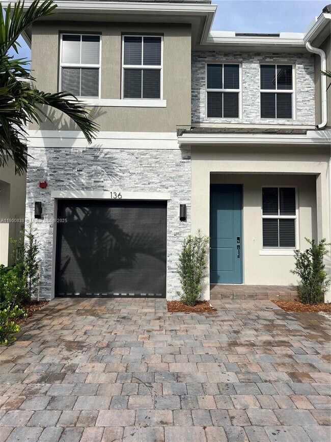 Photo - 136 SW 170th Ave