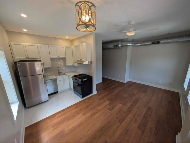 Photo - 660 N High St Apartment Unit 4
