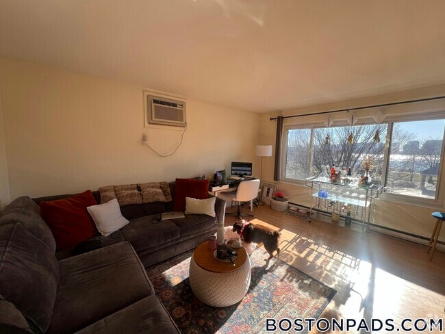 Building Photo - 128 Marginal St Unit 3 Rental