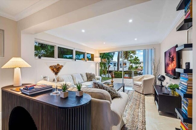 Photo - 720 SE 5th Ave