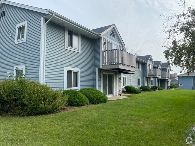 Building Photo - N89W15750 Main St Rental