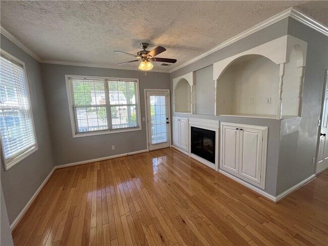 Photo - 320 Harmony Ct