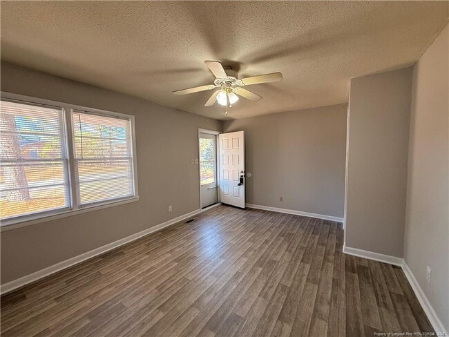 Photo - 323 Cadmium Ct