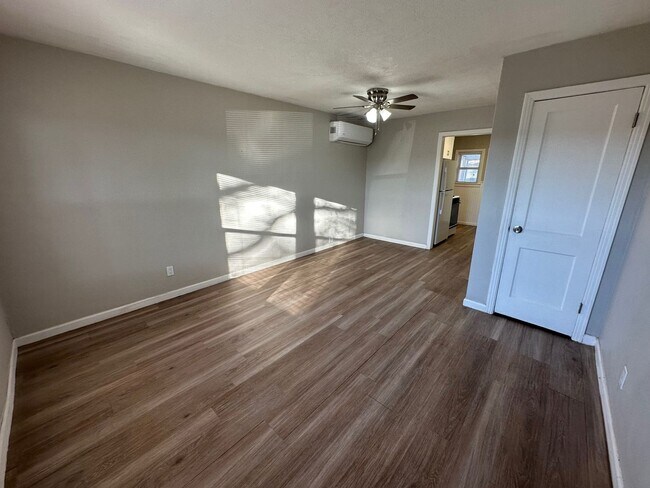 Photo - 1909 Pecos St