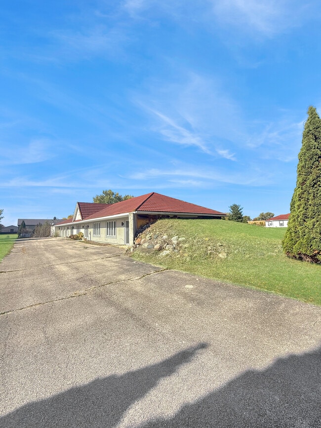 Photo - 33053 Pamrich Dr