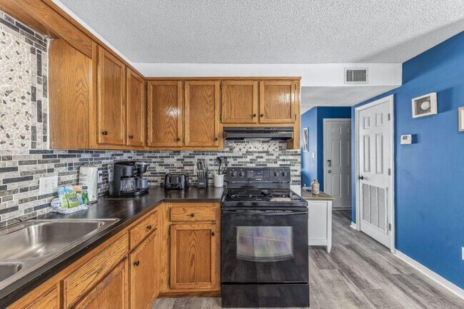 Photo - 1472 W Beach Blvd Unidad ID1267091P