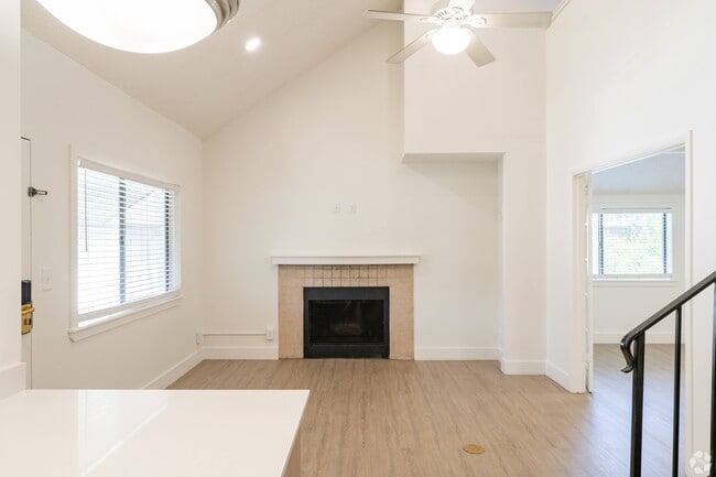 Avia Lofts at Maple Road