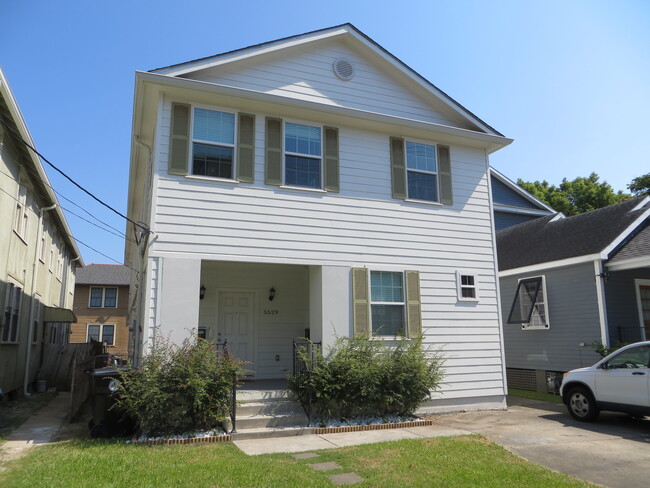 Building Photo - 5529 Willow St Unit #B