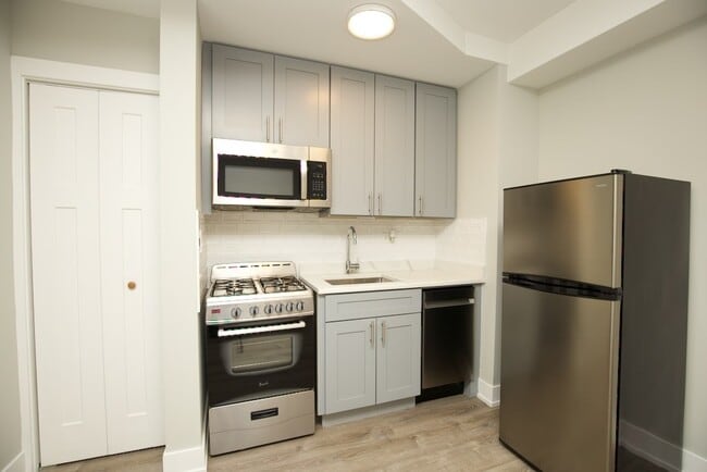 Photo - 545 W Belmont Ave Unit M6