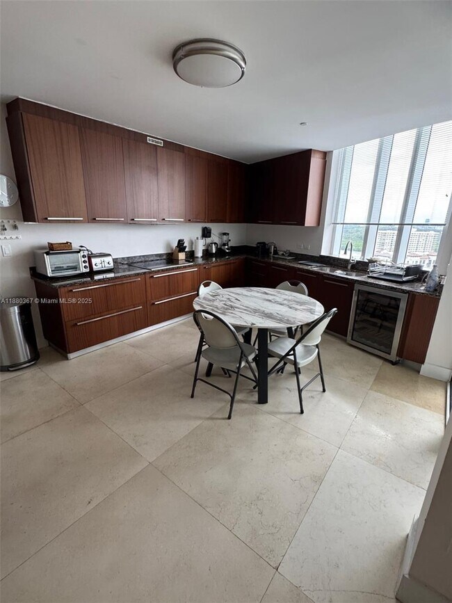 Building Photo - 16001 Collins Ave Unit 2304 Rental
