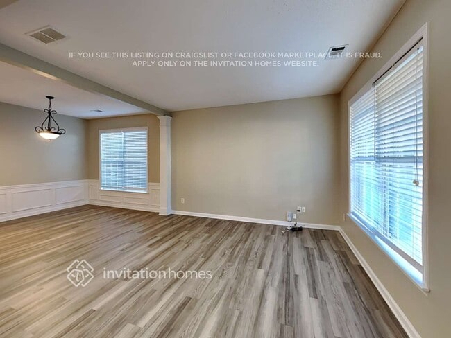 Photo - 665 Alstonefield Dr