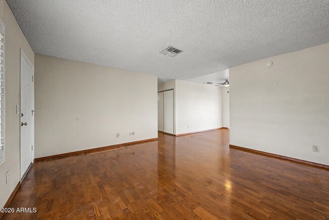 Photo - 1455 W Mohawk Ln