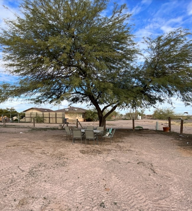 Photo - 2556 S Noble St