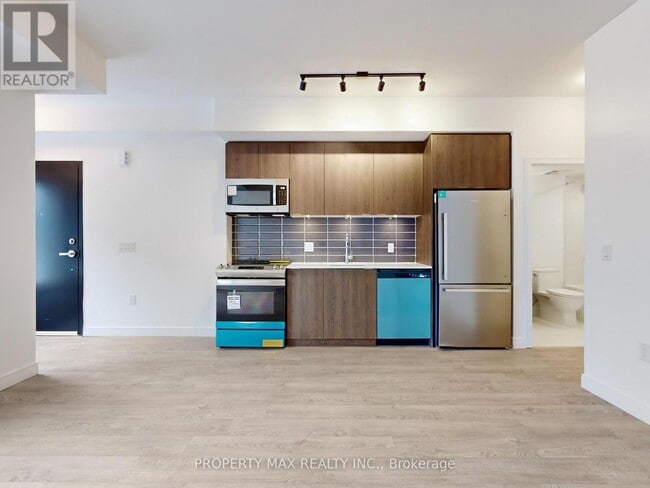 Photo - 174 Clonmore Dr