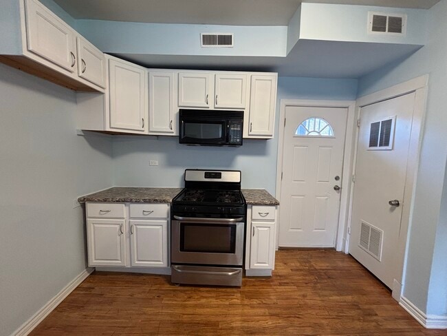 Photo - 3436 W Huron St Unit 2W