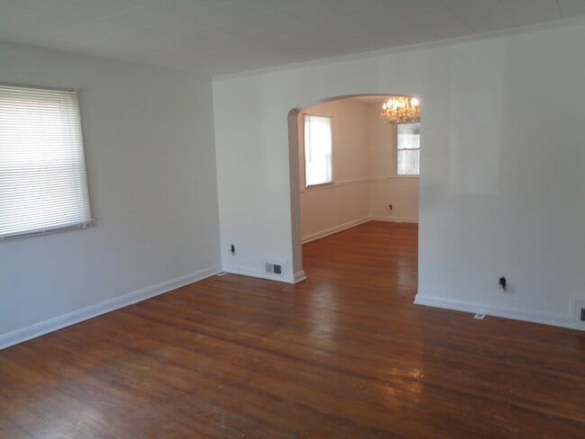 Photo - 5907 Yorkwood Rd