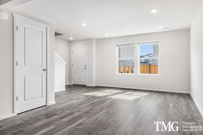 Building Photo - Wonderful 3 Bed 2.5 Bath Townhome in Orcha...