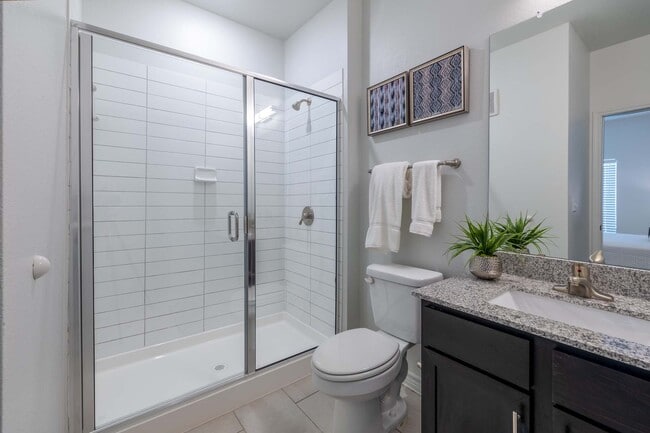 Building Photo - Balcones Trails