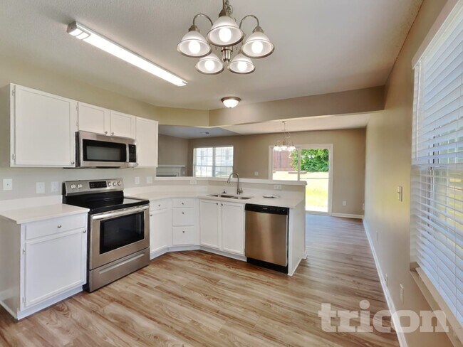 Photo - 3120 Riverbrooke Dr