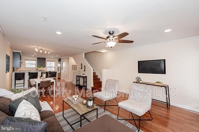 Photo - 4618 Dillon Pl House