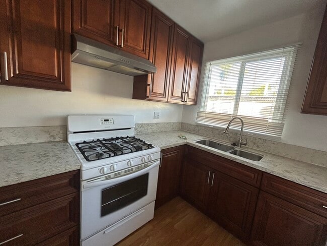 Building Photo - 2032-2106 Delaware Ave