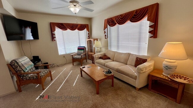 Photo - 1 Bed/1 Bath Upstairs Executive