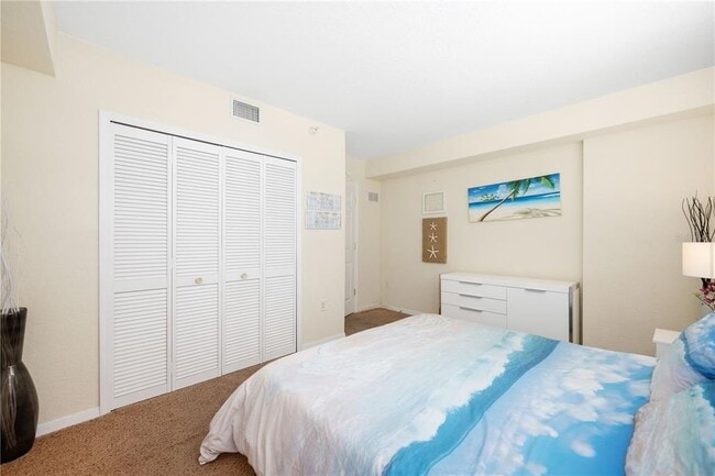 Building Photo - 445 S Hamden Dr Unit 204