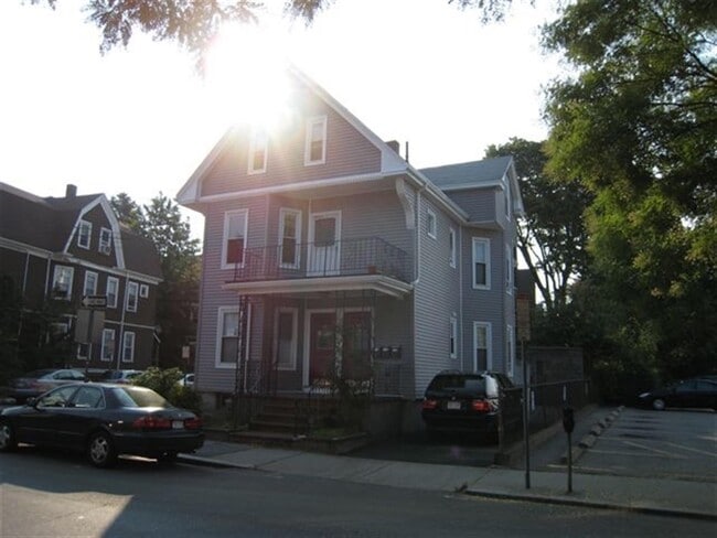 Building Photo - 17 Cutter Ave Unit 1